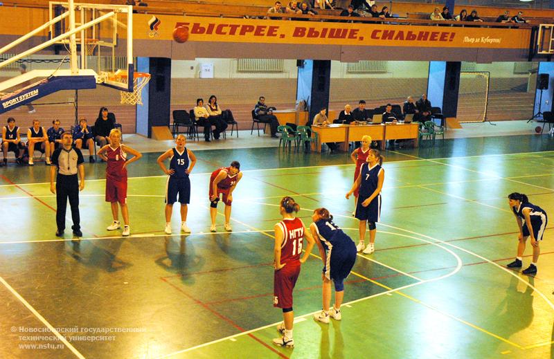 Второй тур Чемпионата Ассоциации студенческого баскетбола Сибирского федерального округа среди женских команд, фотография: В. Невидимов