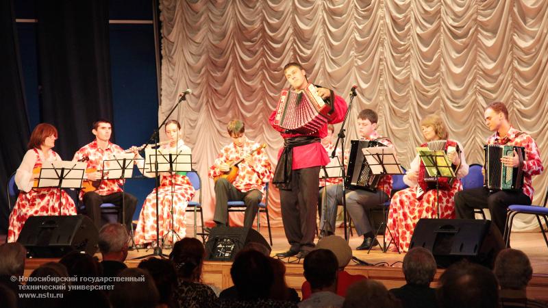 В НГТУ состоялся концерт, посвященный Дню пожилого человека , фотография: В. Невидимов