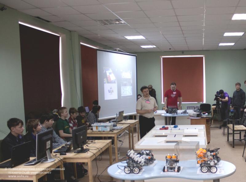 Городские соревнования по робототехнике, фотография: Ю. Пушкарева