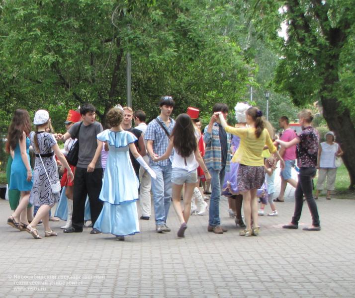 06.06.12     6 июня в Первомайском сквере Новосибирска состоится празднование Дня русского языка , фотография: М. Вдовик