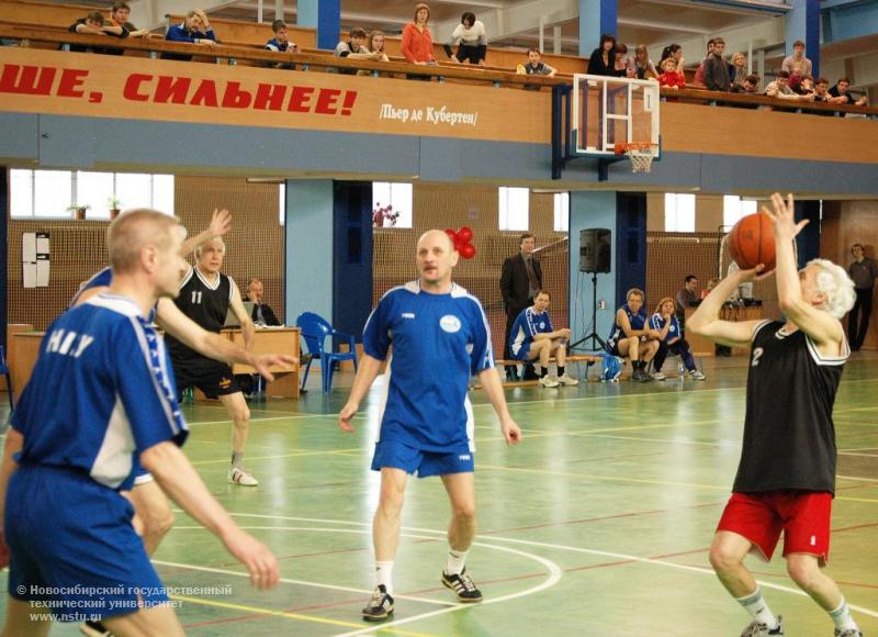 14.04.07     Праздник баскетбола пройдет в НГТУ , фотография: В. Невидимов