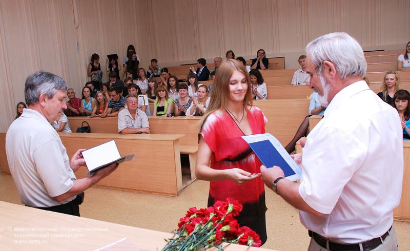 Вручение дипломов на факультете автоматики и вычислительной техники , фотография: В. Невидимов