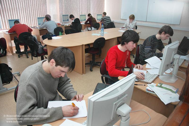 11.04.09     В НГТУ  Второй тур Всероссийской Интернет-олимпиады по математике , фотография: В. Невидимов