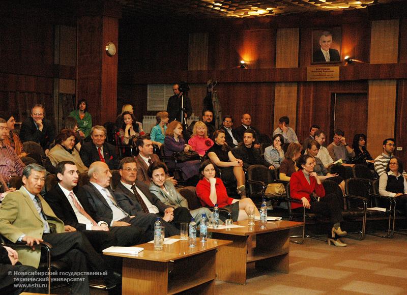 23.04.09 В НГТУ – вручение дипломов стипендиатам DAAD , фотография: В. Невидимов
