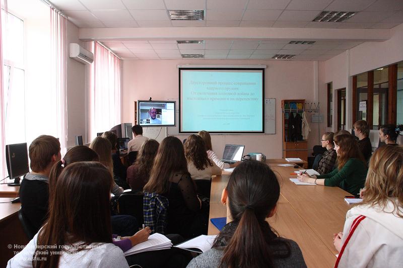 21.05.09       В НГТУ – видеолекция преподавателя Монтерейского института международных исследований (США) , фотография: В. Кравченко