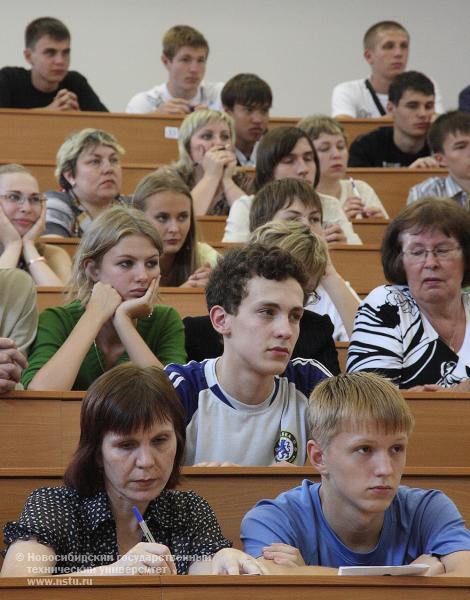 Собрания для абитуриентов, зачисленных в НГТУ, фотография: В. Кравченко