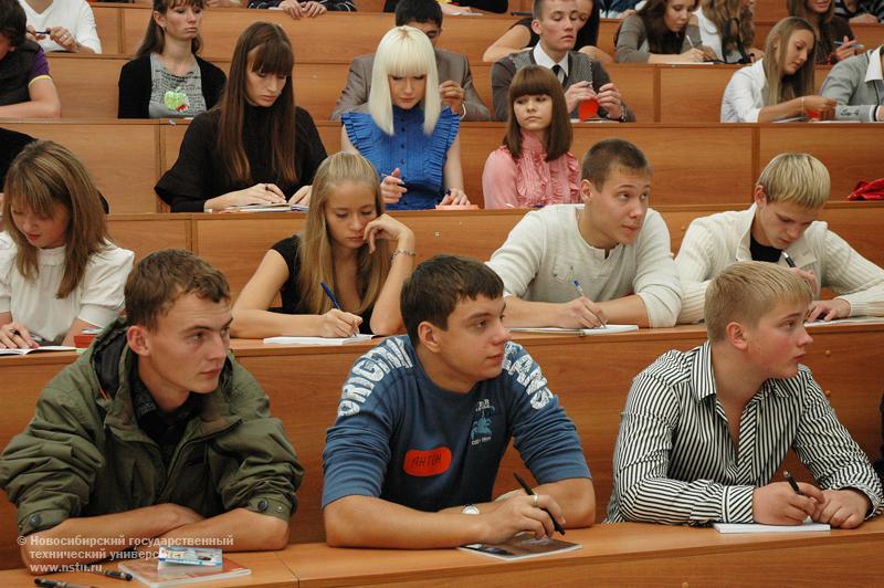 01.09.09     День знаний для первокурсников НГТУ, фотография: В. Невидимов