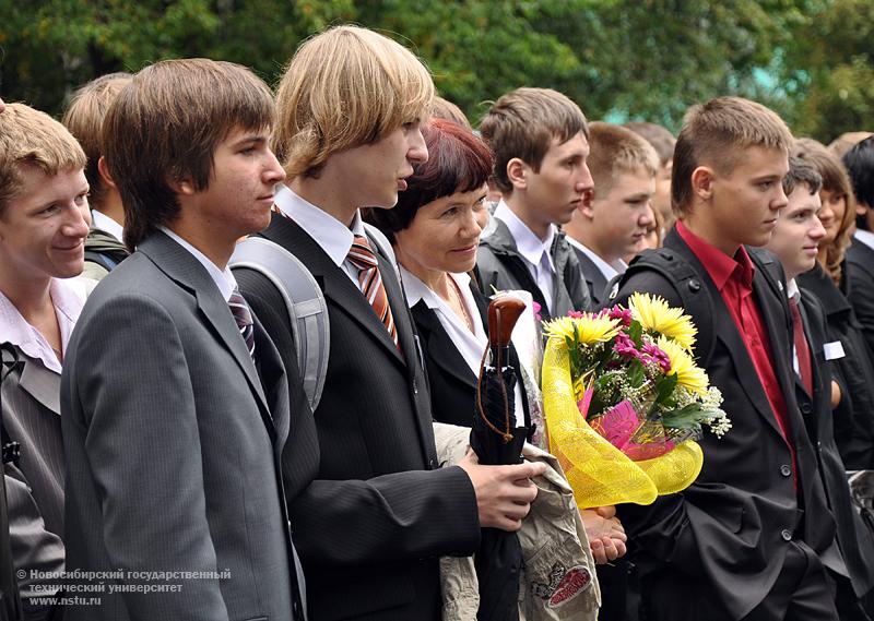01.09.09 1 сентября в Инженерном лицее НГТУ, фотография: В. Кравченко