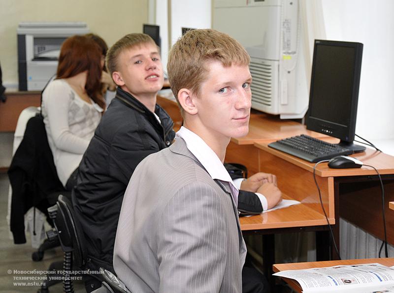 01.09.09 1 сентября в Инженерном лицее НГТУ, фотография: В. Кравченко