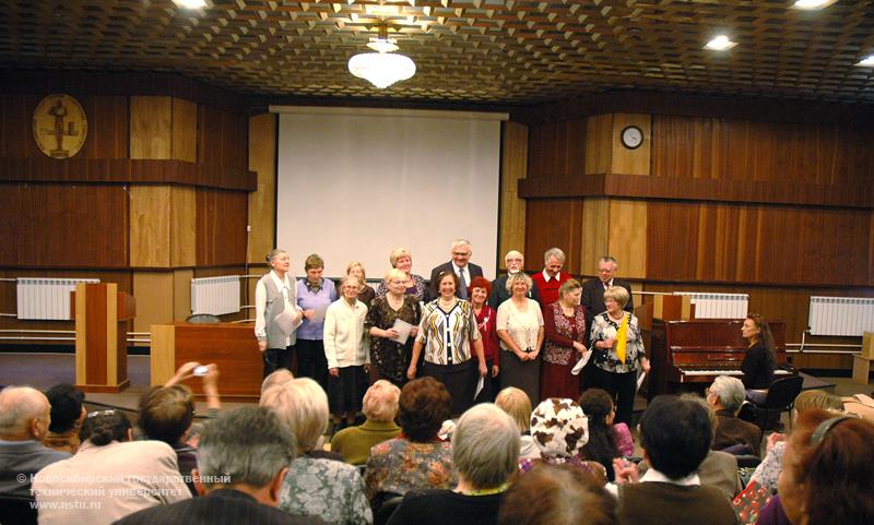 12.10.09     Начались занятия на Народном факультете НГТ, фотография: В. Невидимов