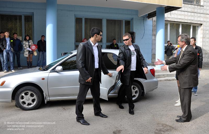05.10.09 Посвящение в первокурсники на факультете радиотехники и электроники НГТУ, фотография: В. Кравченко