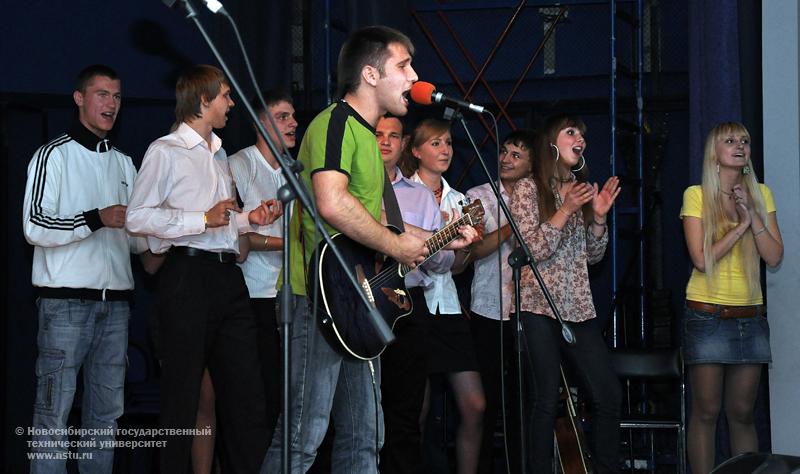 05.10.09 Посвящение в первокурсники на факультете радиотехники и электроники НГТУ, фотография: В. Кравченко