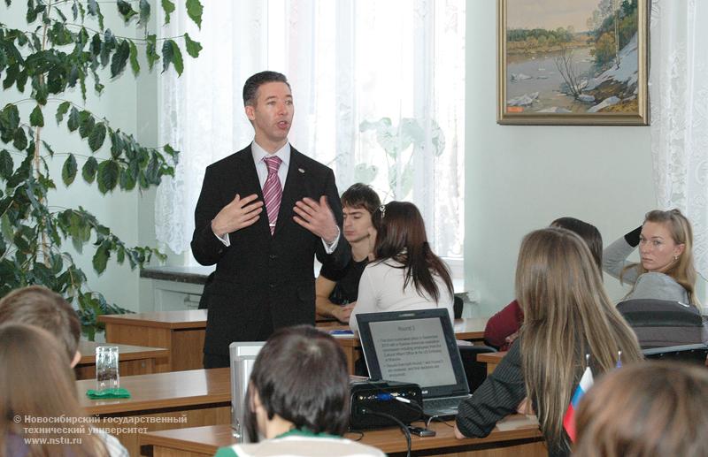 10.11.09     Презентация программ Института международного образования (США) в НГТУ, фотография: В. Невидимов