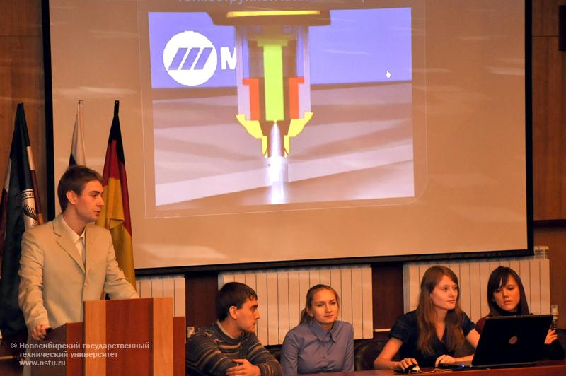 13.11.09 Студенты НГТУ разрабатывают инновационные проекты, фотография: В. Кравченко