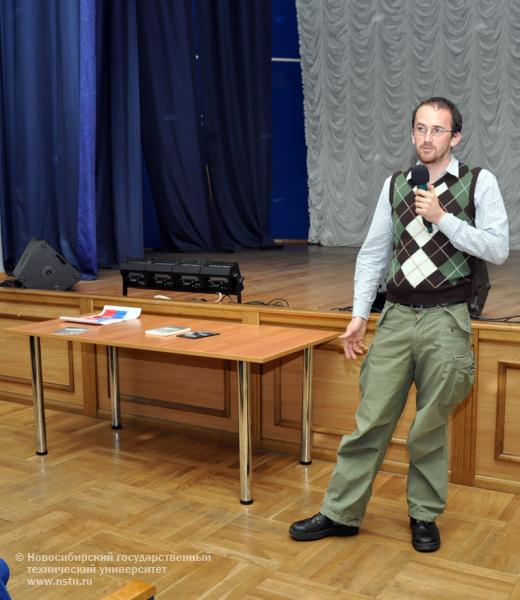 10.11.09 Студенты и преподаватели НГТУ встретятся с польскими этнологами, изучающими Сибирь. Этнолог А. Дыбчак, фотография: В. Кравченко