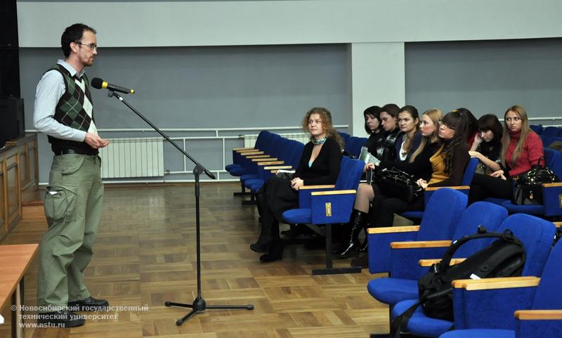 10.11.09 Студенты и преподаватели НГТУ встретятся с польскими этнологами, изучающими Сибирь. Этнолог А. Дыбчак, фотография: В. Кравченко