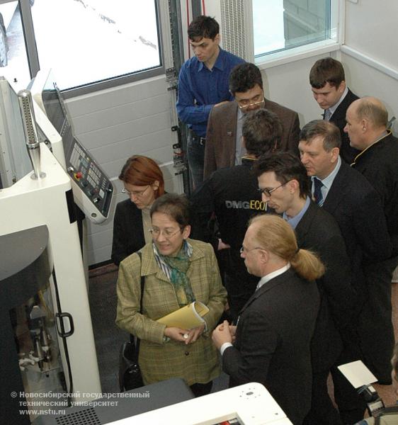 25.11.09     Выставка оборудования DMG в НГТУ, фотография: В. Невидимов