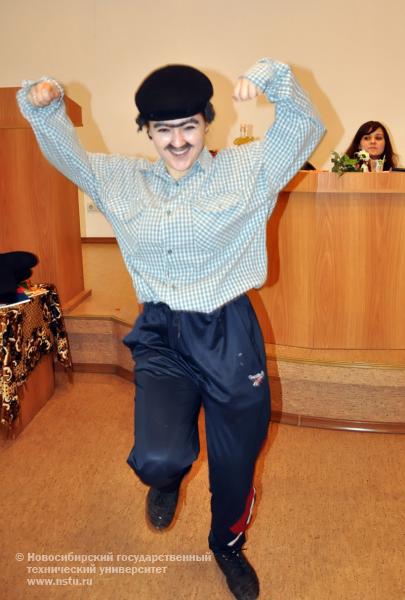 18.12.09 В НГТУ прошло «СТРАНное дефиле», фотография: В. Кравченко