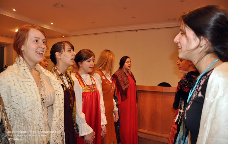 21.12.09     Студенты ФГО исполнят рождественские колядки, фотография: В. Кравченко