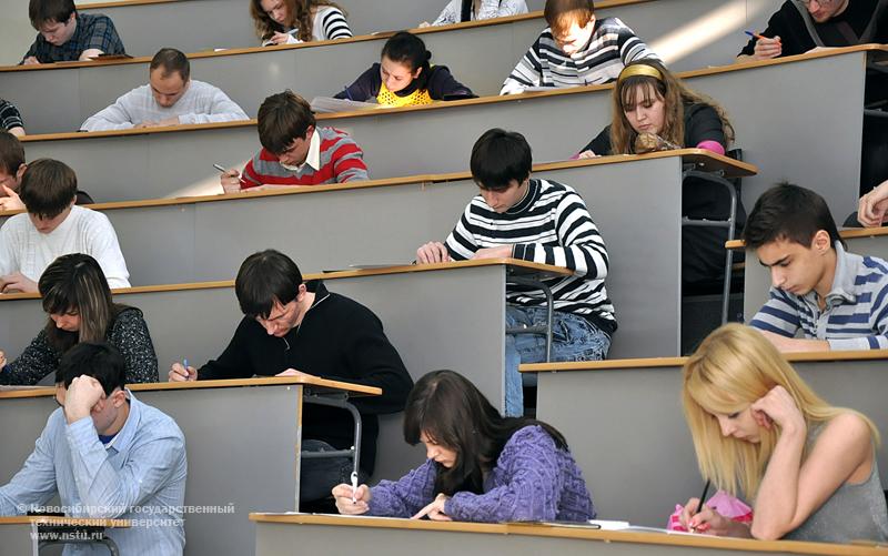 12.03.10 В НГТУ проходит конкурс на получение стипендии фонда В. Потанина, фотография: В. Кравченко