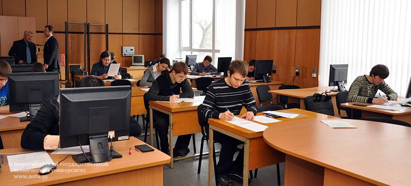 27.03.10 Городская олимпиада по промышленной электронике, фотография: В. Кравченко