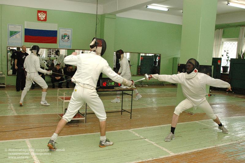 18.03.10     Спартакиада по фехтованию среди вузов Новосибирска, фотография: В. Невидимов