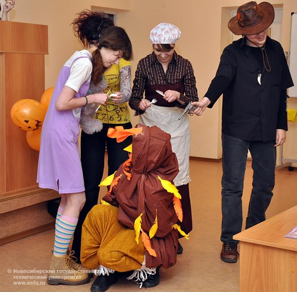 02.04.10 День смеха на факультете гуманитарного образования НГТУ, фотография: В. Кравченко