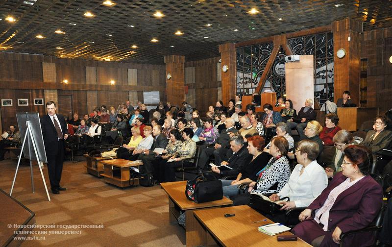 05.04.10 5 апреля началась запись желающих обучаться на Народном факультете НГТУ, фотография: В. Невидимов