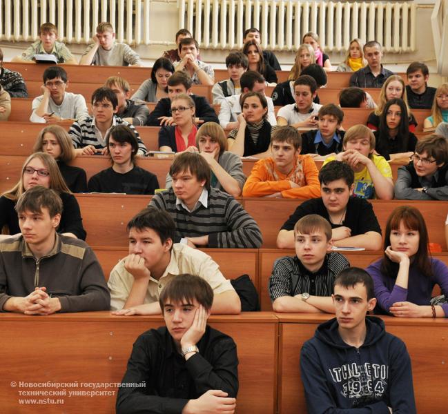 12.04.10 Встреча студентов НГТУ с ветеранами Великой Отечественной войны, фотография: В. Невидимов