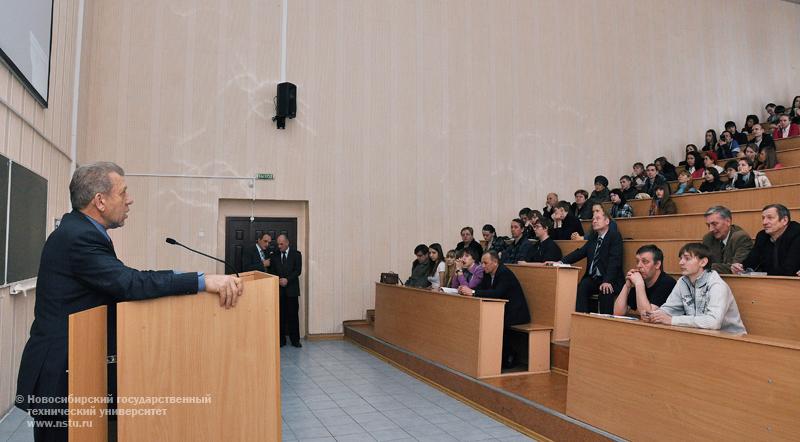 15.04.10 День открытых дверей на АВТФ, фотография: В. Невидимов