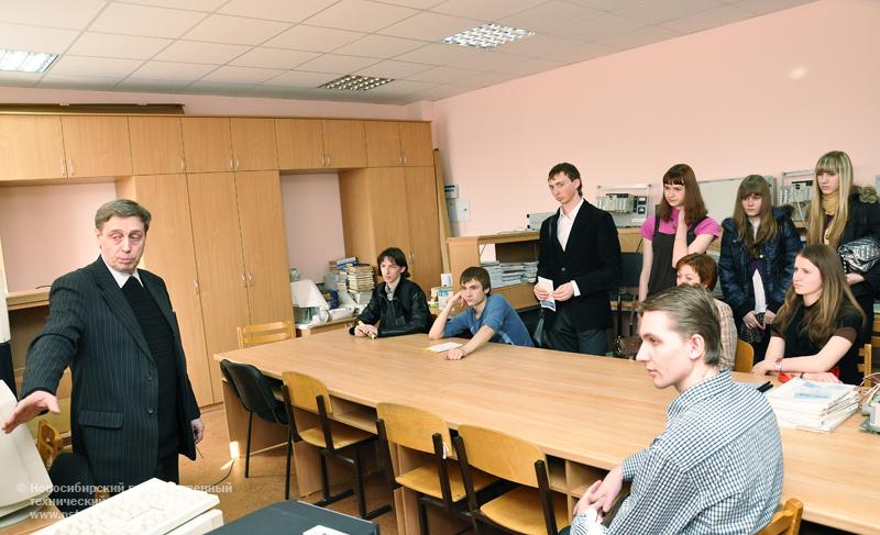 15.04.10 День открытых дверей на АВТФ, фотография: В. Невидимов