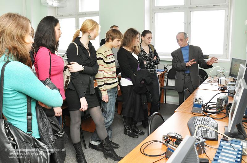 15.04.10 День открытых дверей на АВТФ, фотография: В. Невидимов