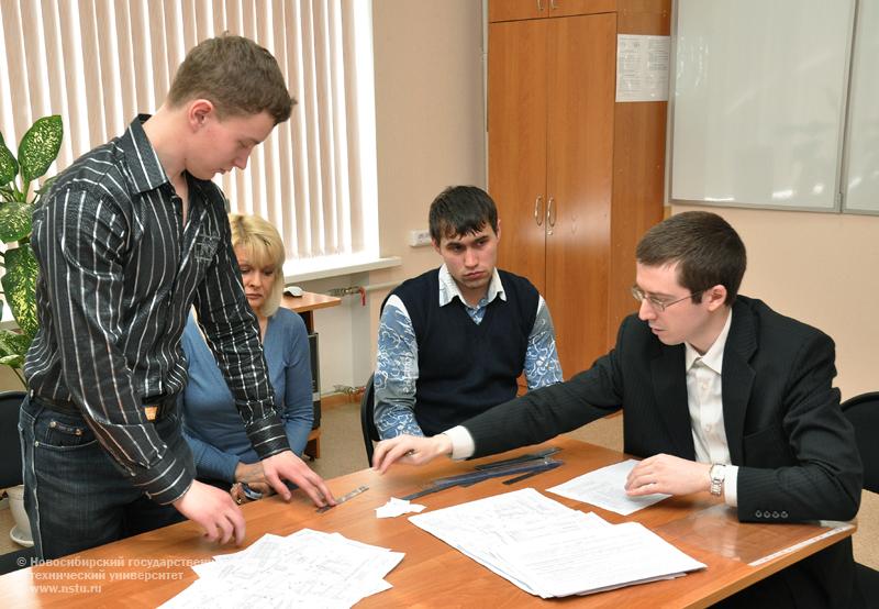 15.04.10 Городская студенческая олимпиада по инженерной графике и графическим информационным технологиям прошла в НГТУ, фотография: В. Невидимов