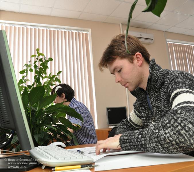 15.04.10 Городская студенческая олимпиада по инженерной графике и графическим информационным технологиям прошла в НГТУ, фотография: В. Невидимов