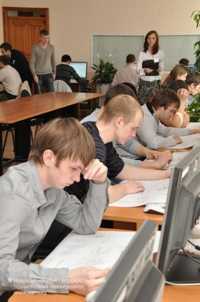 21.04.10 III тур Всероссийской студенческой олимпиады по инженерной графике и графическим информационным технологиям, фотография: В. Невидимов