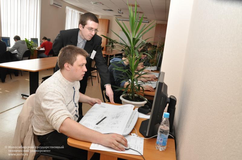 21.04.10 III тур Всероссийской студенческой олимпиады по инженерной графике и графическим информационным технологиям, фотография: В. Невидимов