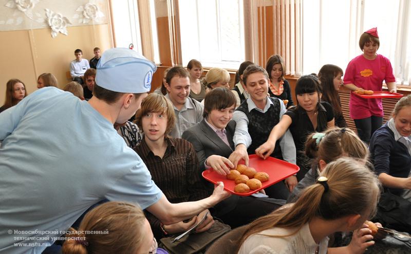 26.04.10 Олимпиада по товароведению, фотография: В. Невидимов
