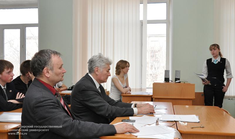 19.04.10 Семинар для старшеклассников на факультете летательных аппаратов, фотография: В. Невидимов