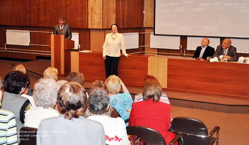30.04.10 Выпускной на Народном факультете в НГТУ, фотография: В. Кравченко