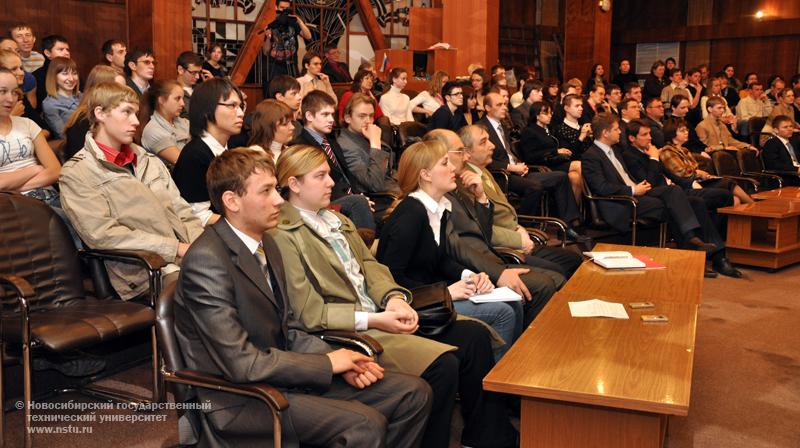 18.05.10 НГТУ посетили руководитель Рособрнадзора Любовь Глебова, губернатор Новосибирской области Виктор Толоконскй, фотография: В. Кравченко