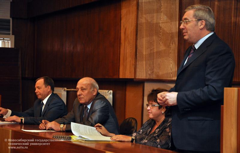 18.05.10 НГТУ посетили руководитель Рособрнадзора Любовь Глебова, губернатор Новосибирской области Виктор Толоконскй, фотография: В. Кравченко