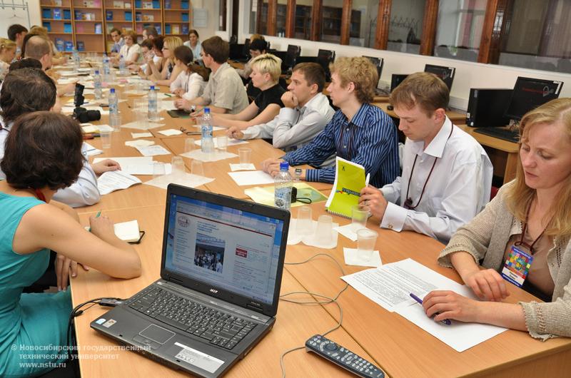 05.07.10 Круглый стол «Вуз-онлайн и преподаватель-онлайн», фотография: В. Невидимов