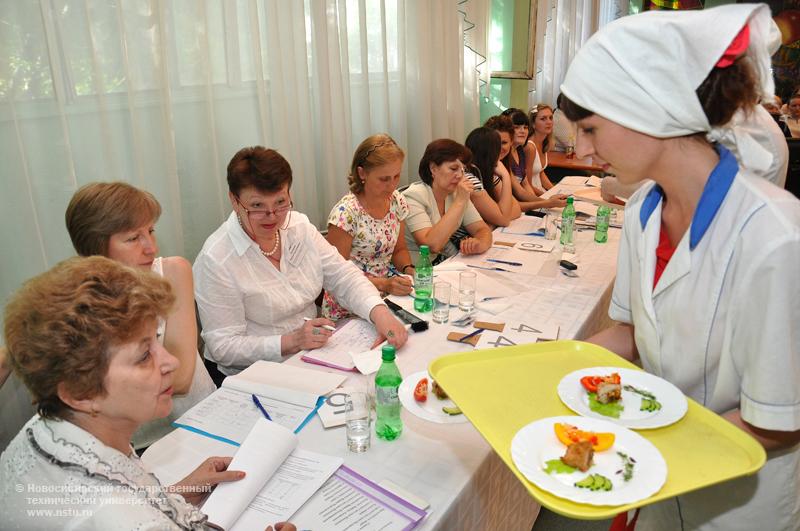 18.06.10 Олимпиада по технологии и качеству продукции общественного питания, фотография: В. Невидимов