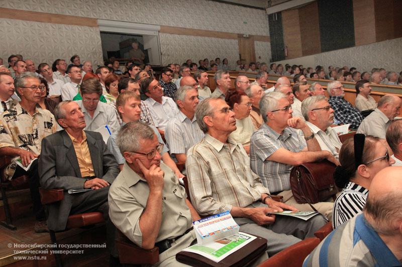 31.08.10 Производственное совещание преподавателей и сотрудников университета, фотография: В. Невидимов