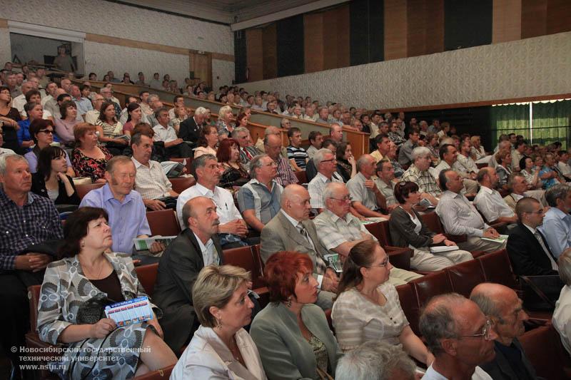 31.08.10 Производственное совещание преподавателей и сотрудников университета, фотография: В. Невидимов