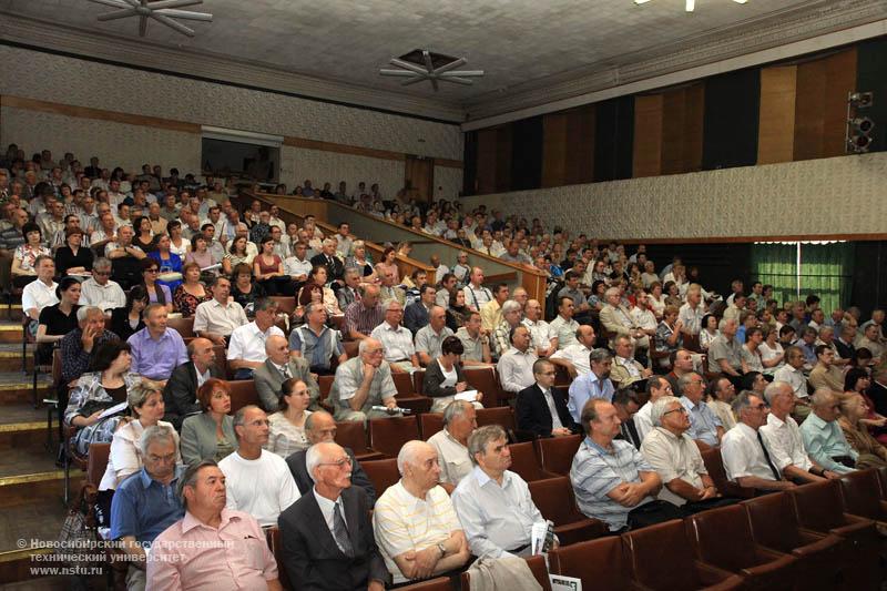 31.08.10 Производственное совещание преподавателей и сотрудников университета, фотография: В. Невидимов