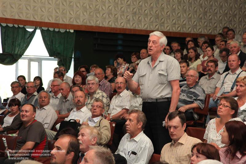 31.08.10 Производственное совещание преподавателей и сотрудников университета, фотография: В. Невидимов