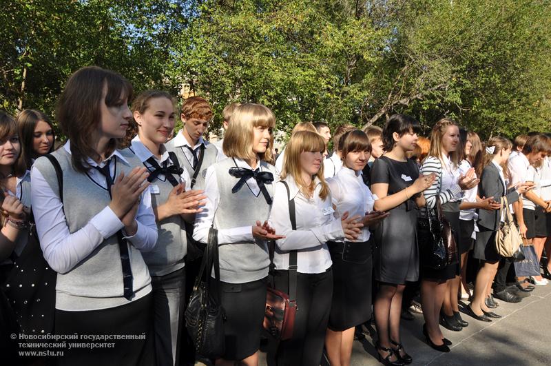 01.09.10     1 сентября в Инженерном лицее НГТУ, фотография: В. Кравченко