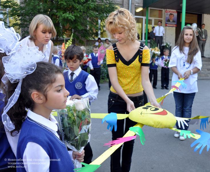 01.09.10     1 сентября в Инженерном лицее НГТУ, фотография: В. Кравченко