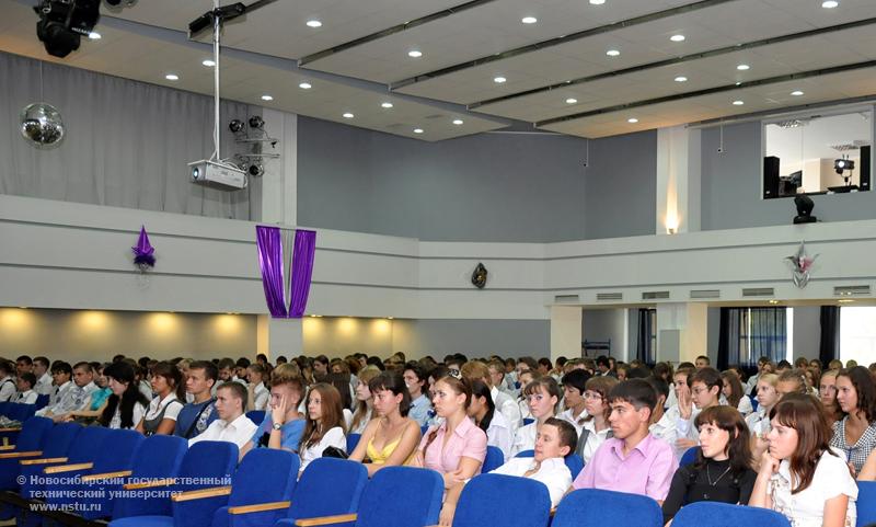 01.09.10 1 сентября в Инженерном лицее НГТУ, фотография: В. Кравченко